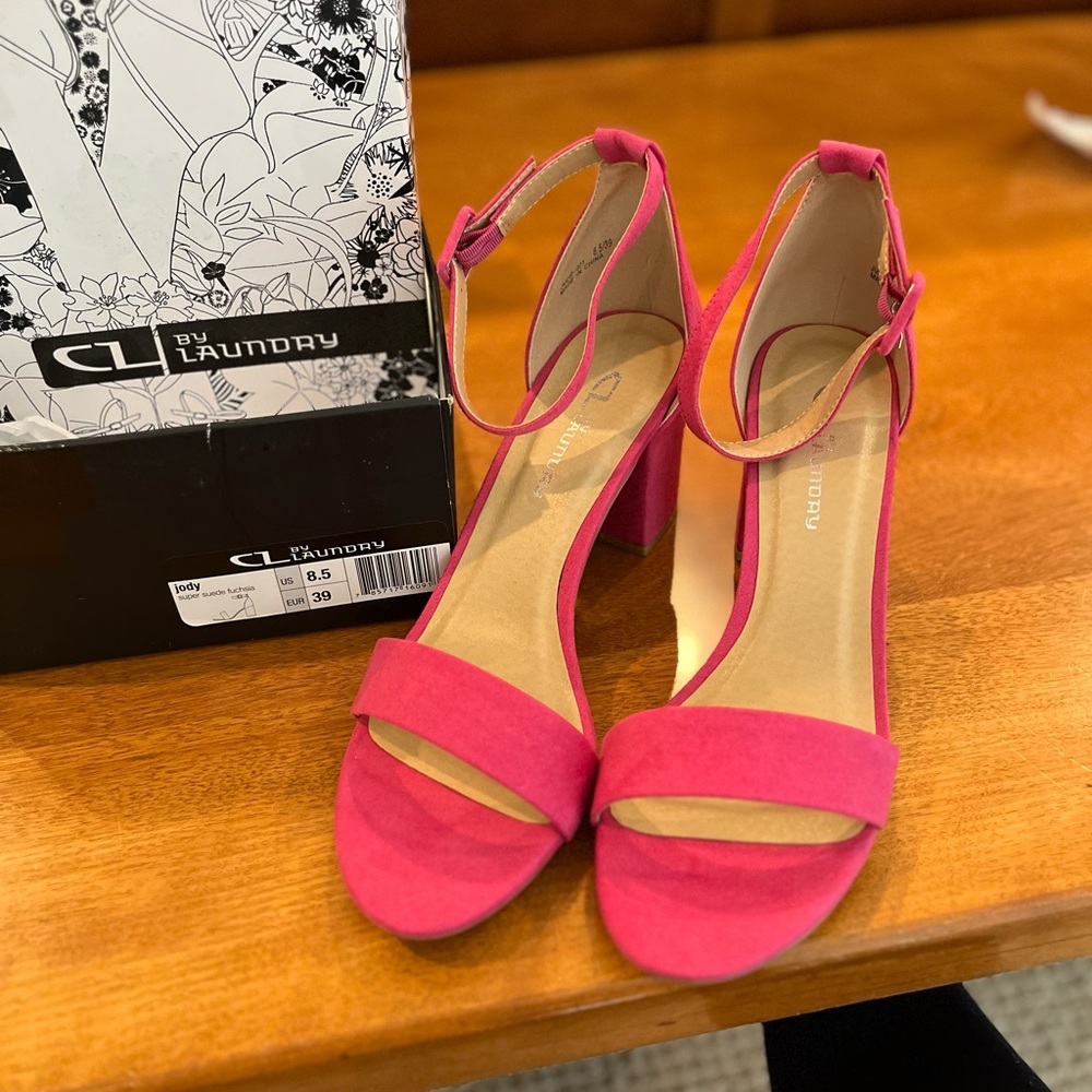 CL by Laundry Pink suede. Block heels. Ankle strap.